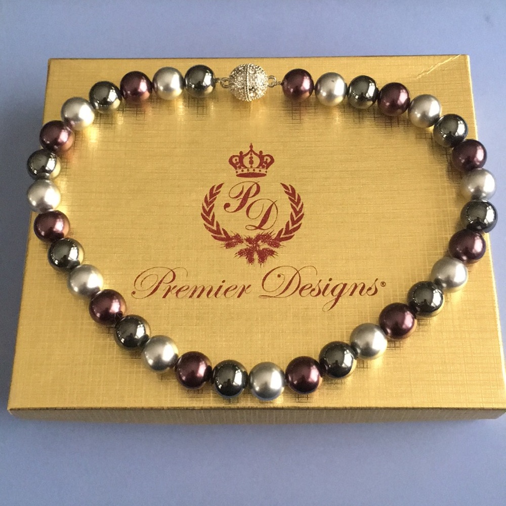 Premier Designs First Lady Necklace